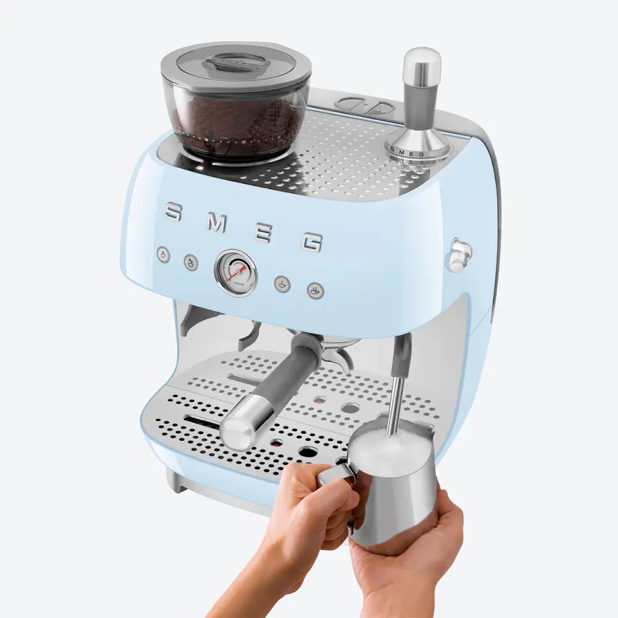 SMEG-Siebträgermaschine mit Kaffeemühle, Espressomaschine – Bild 3
